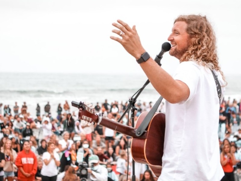 Examining the Let Us Worship&nbsp;Movement